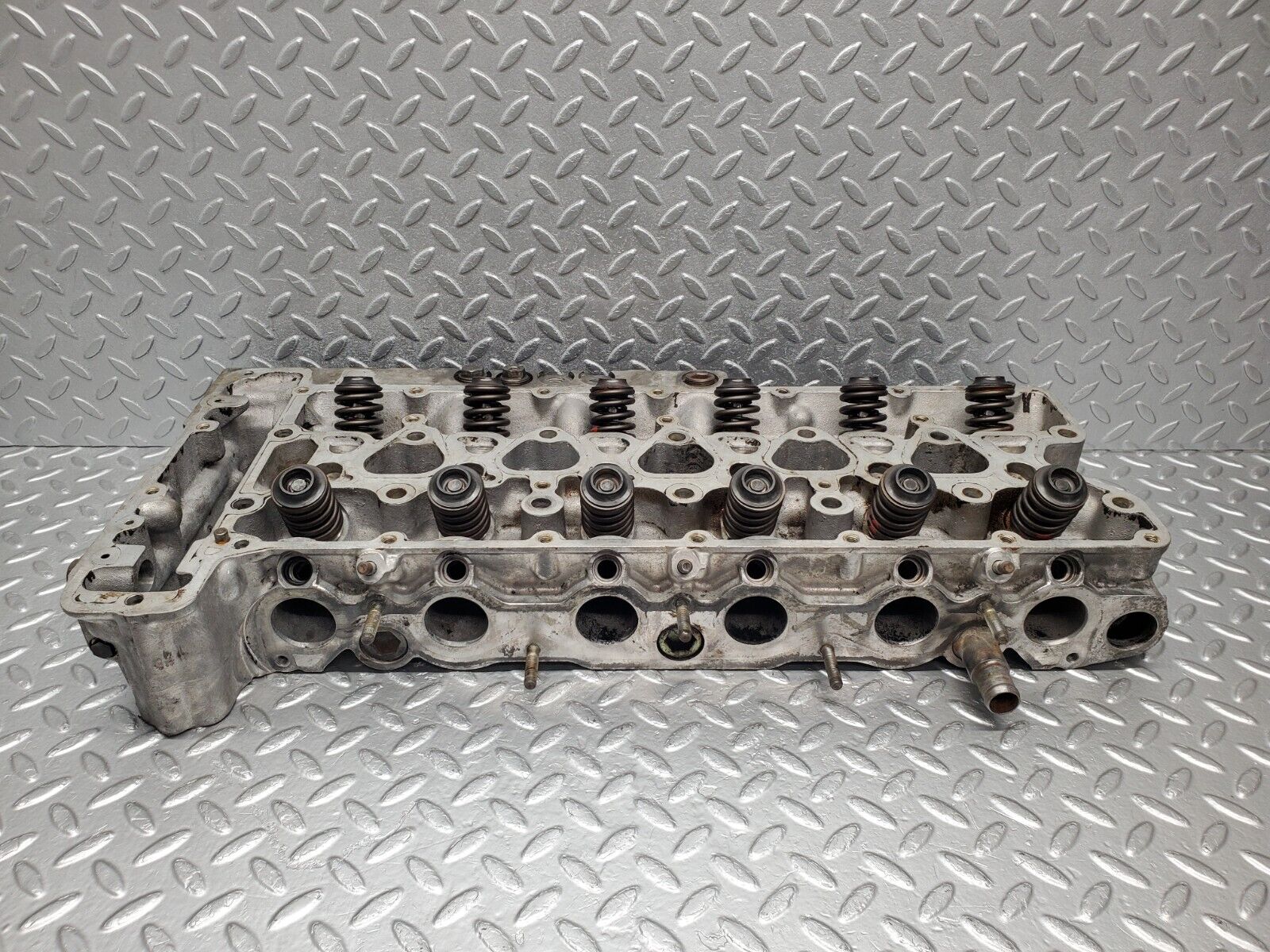 46710 Mercedes-Benz C123 280CE Coupe Cylinder Head 1100161901