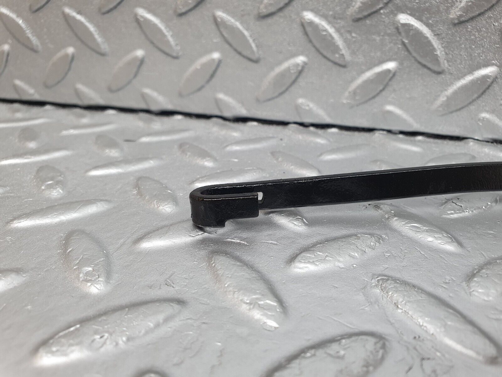 43704 Mercedes-Benz C126 380SEC Coupe Windscreen Wiper Arm Right Side Bosch