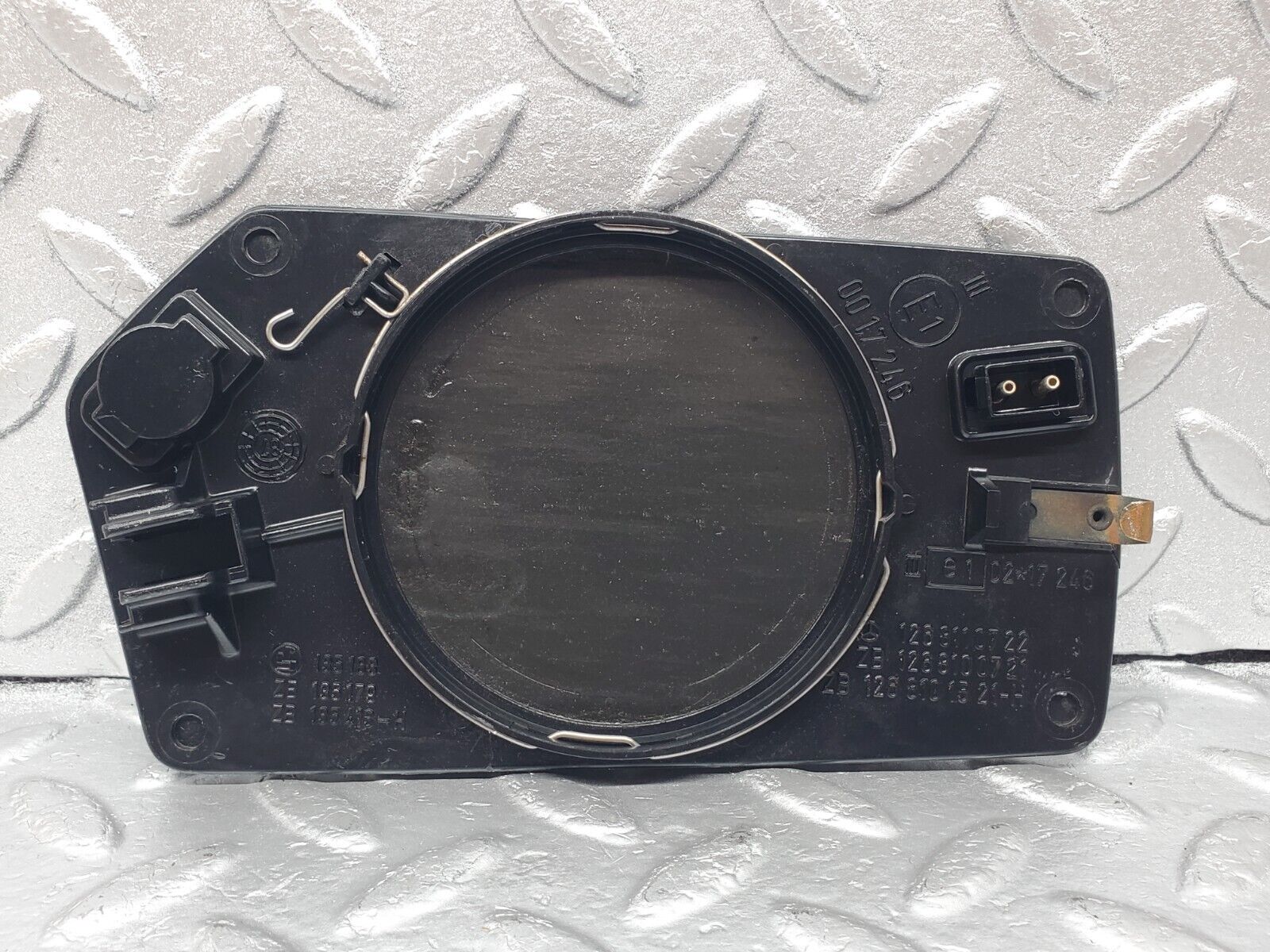 45746 Mercedes-Benz W126 420SE Wing Mirror Glass Left 1268110722