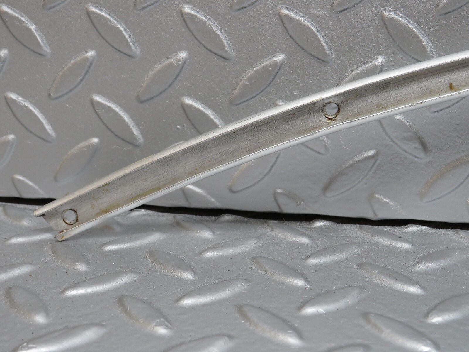 40150 Mercedes-Benz R107 350SL Hardtop Interior Roof Chrome