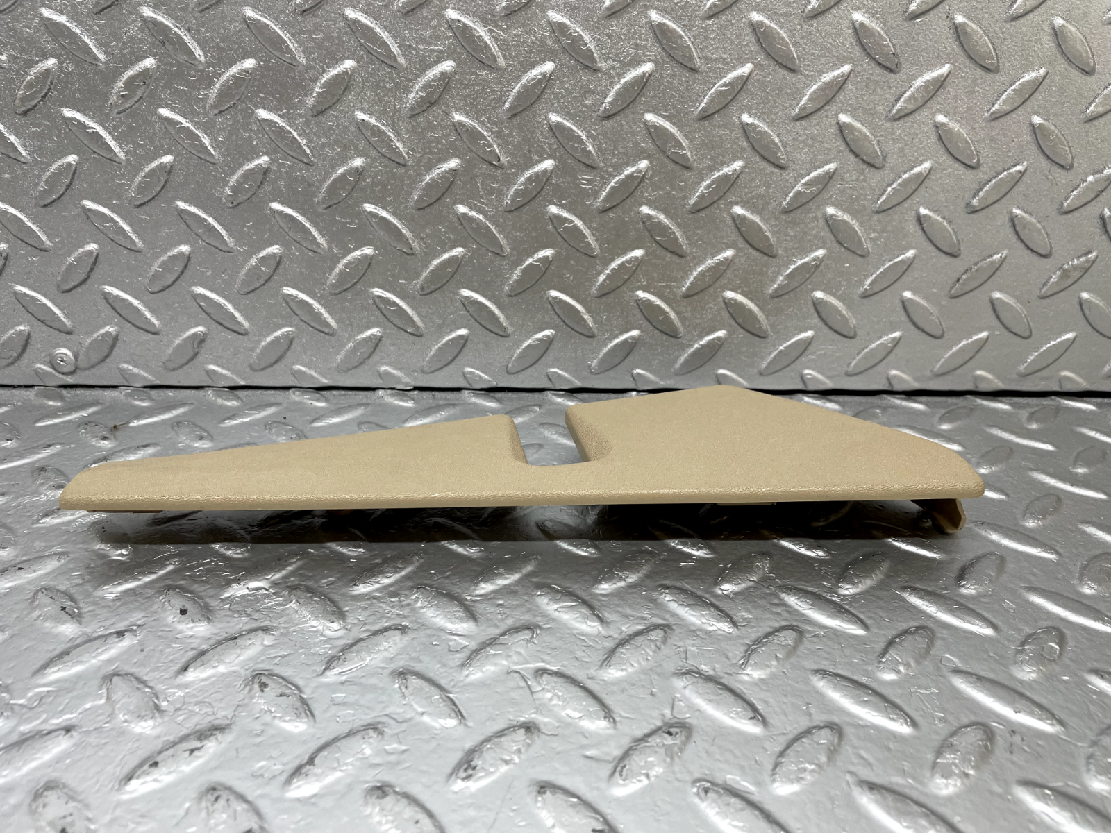 44247 Mercedes-Benz W124 Front Right Seat Cover Trim Champignon 1249190220