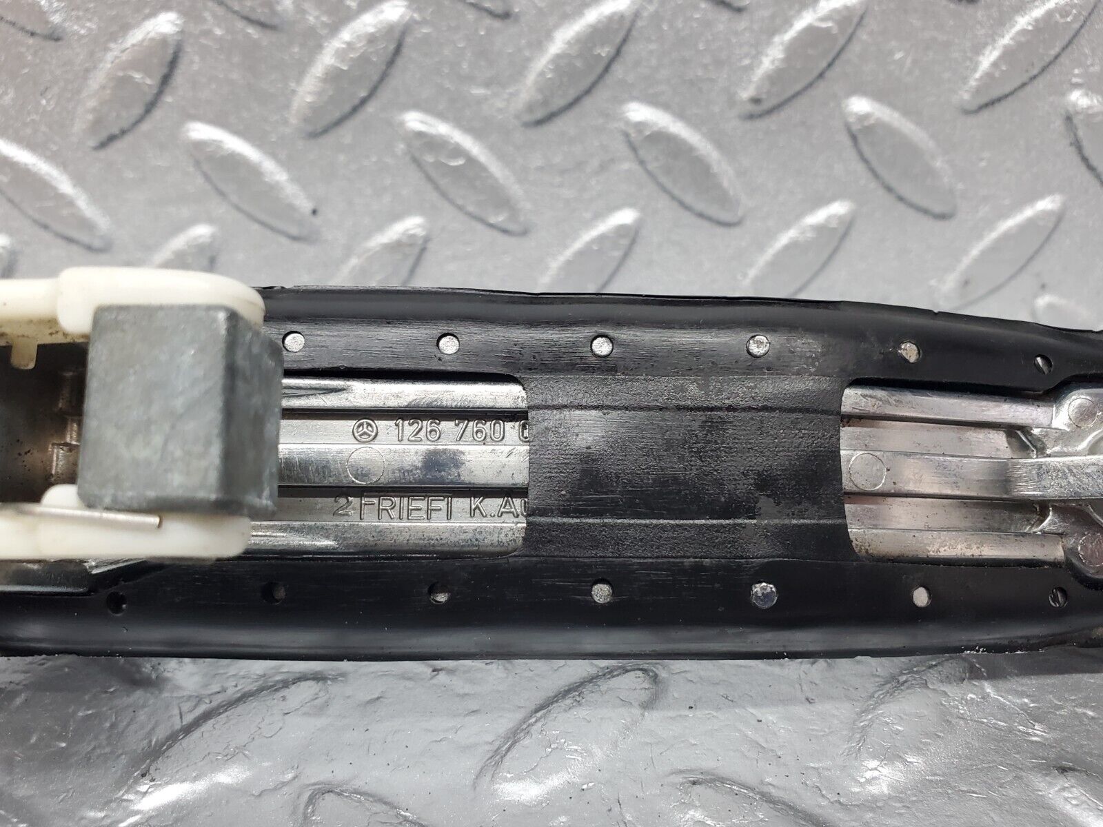 45646 Mercedes-Benz W126 420SE Rear Right Door Exterior Handle 1267600059