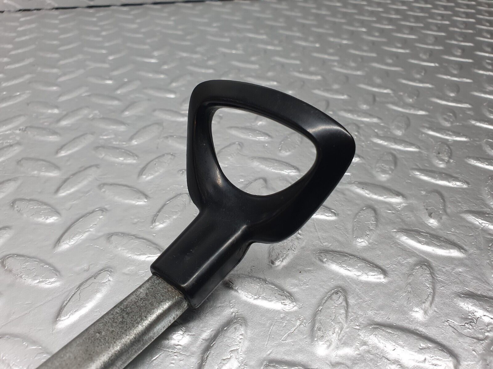 43095 Mercedes-Benz W108 280SE Front Right Seat Side Sliding Adjust Handle