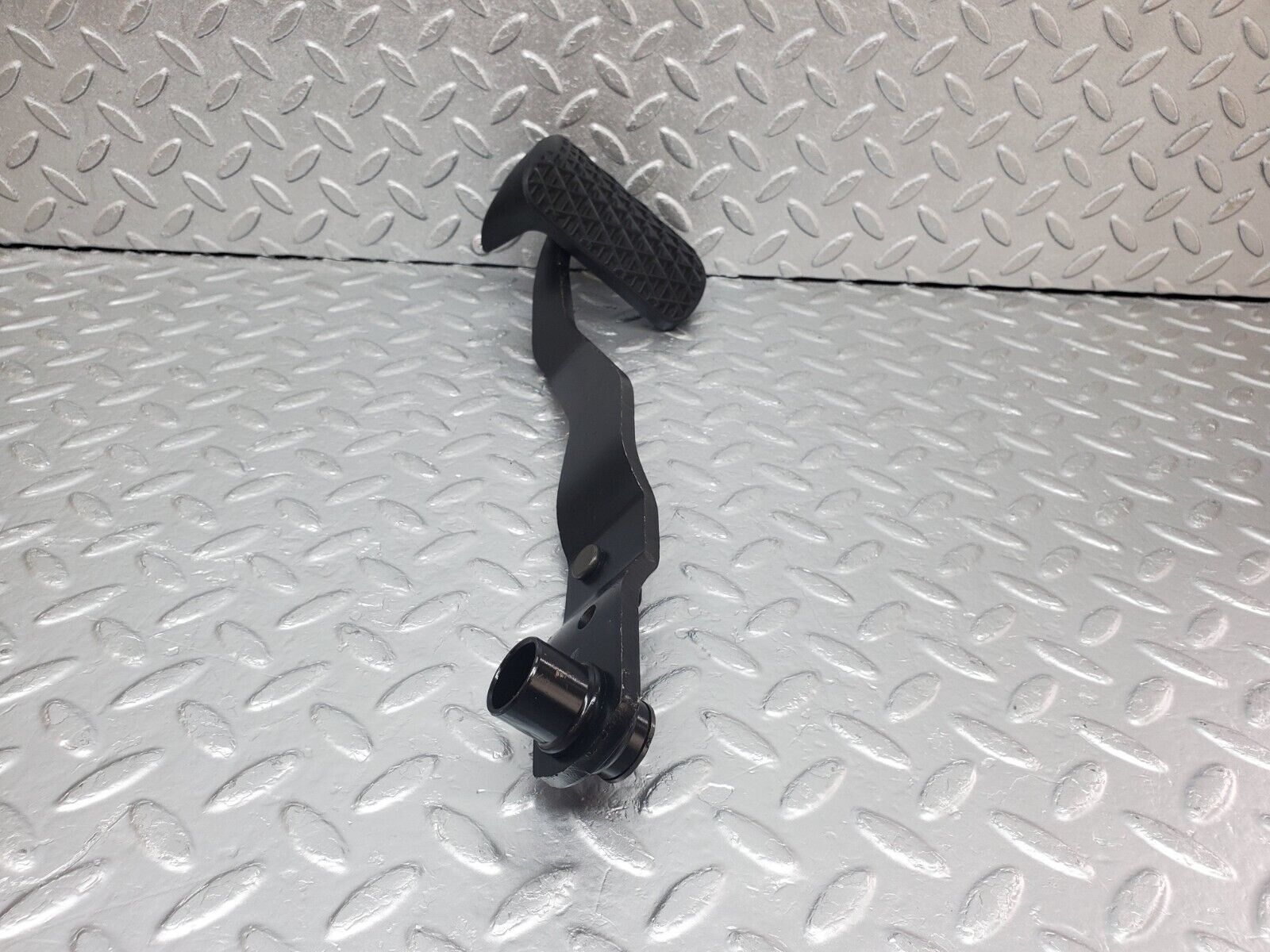 44285 Mercedes-Benz W123 280E Brake Pedal With Rubber 1232910082