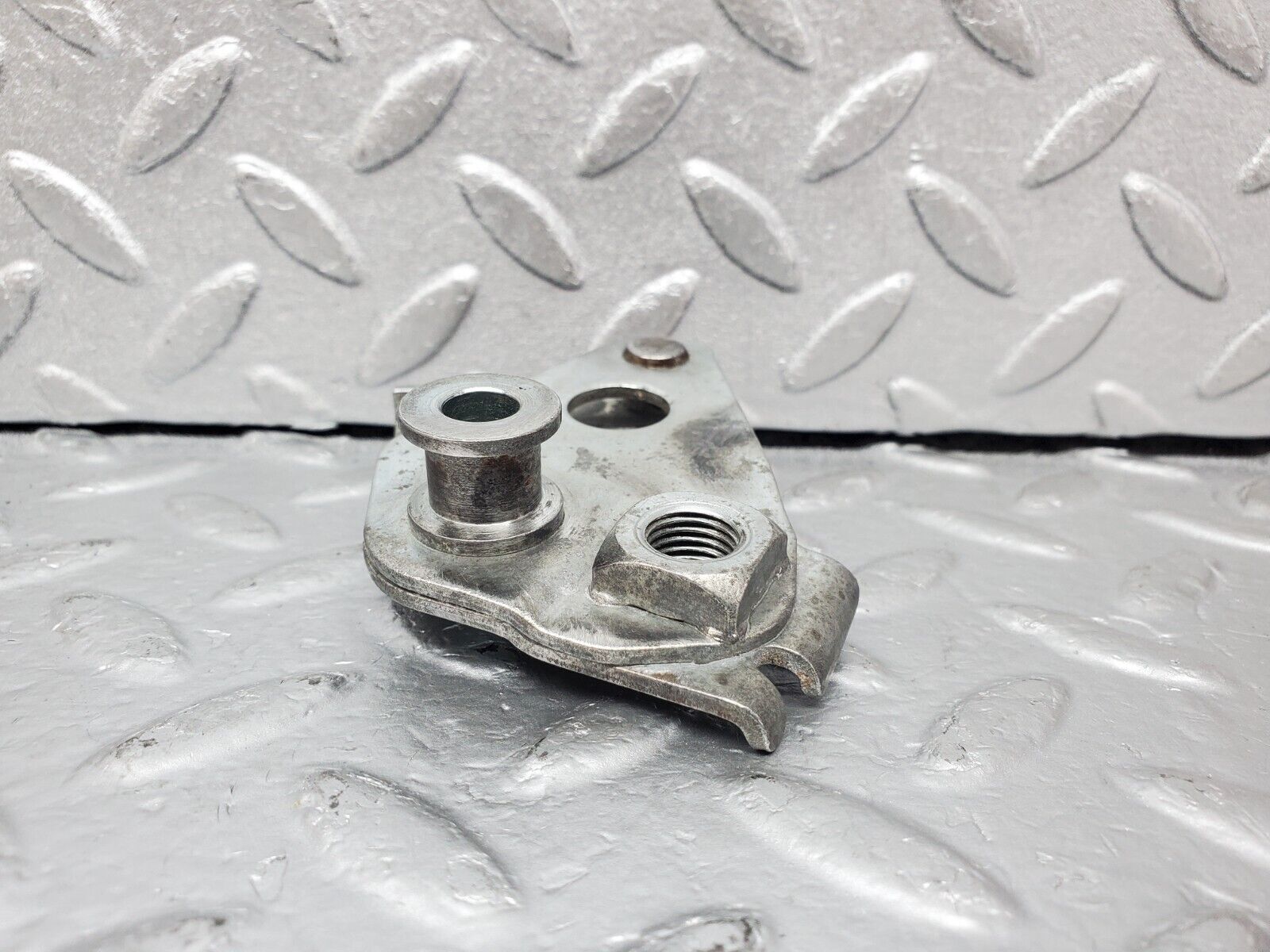 44405 Mercedes-Benz W123 280E Front Right Seat Belt Bracket