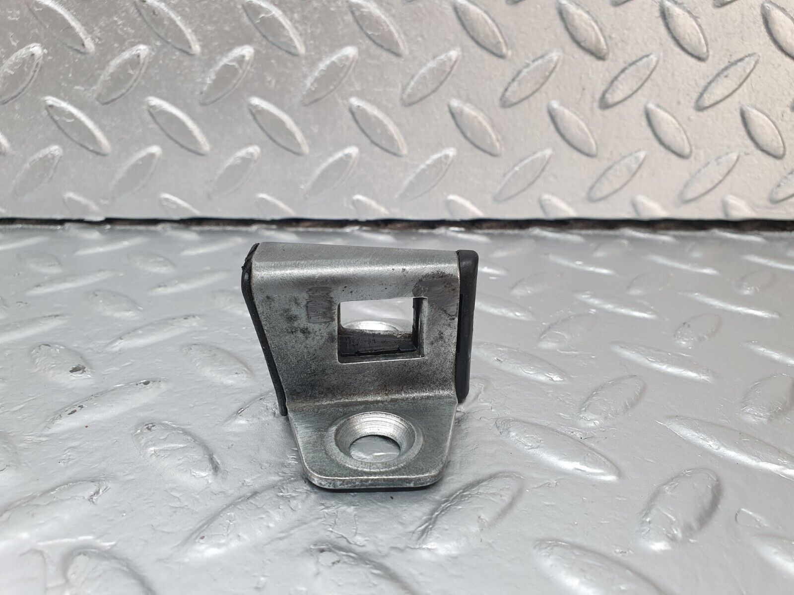 42890 Mercedes-Benz W201 190 2.0L Door Lock Latch