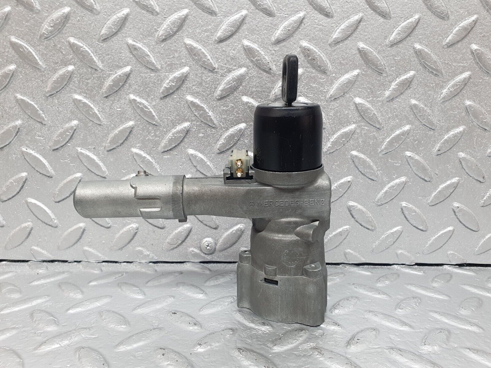 43644 Mercedes-Benz C126 380SEC Coupe Steering Lock Ignition Switch With Key