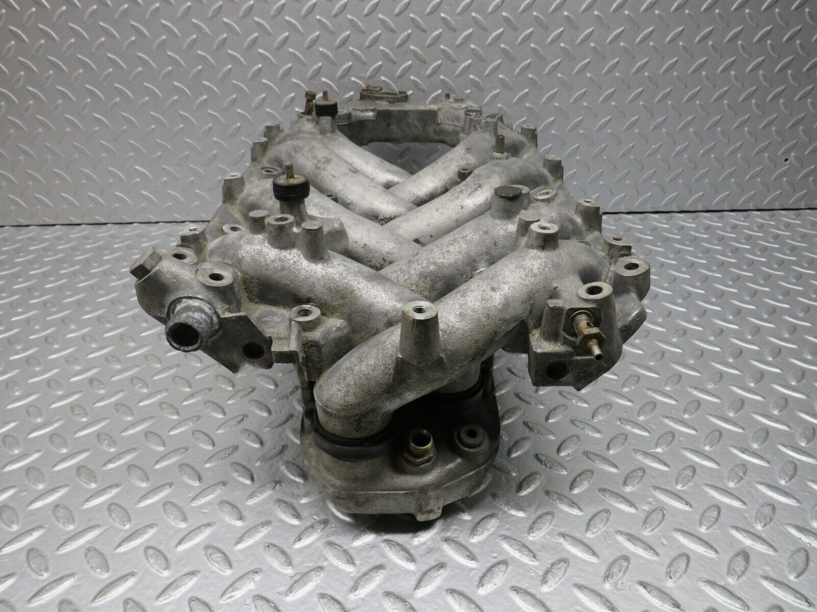 39292 Mercedes-Benz R107 500SL Air Intake Manifold 1171413401 1161415301