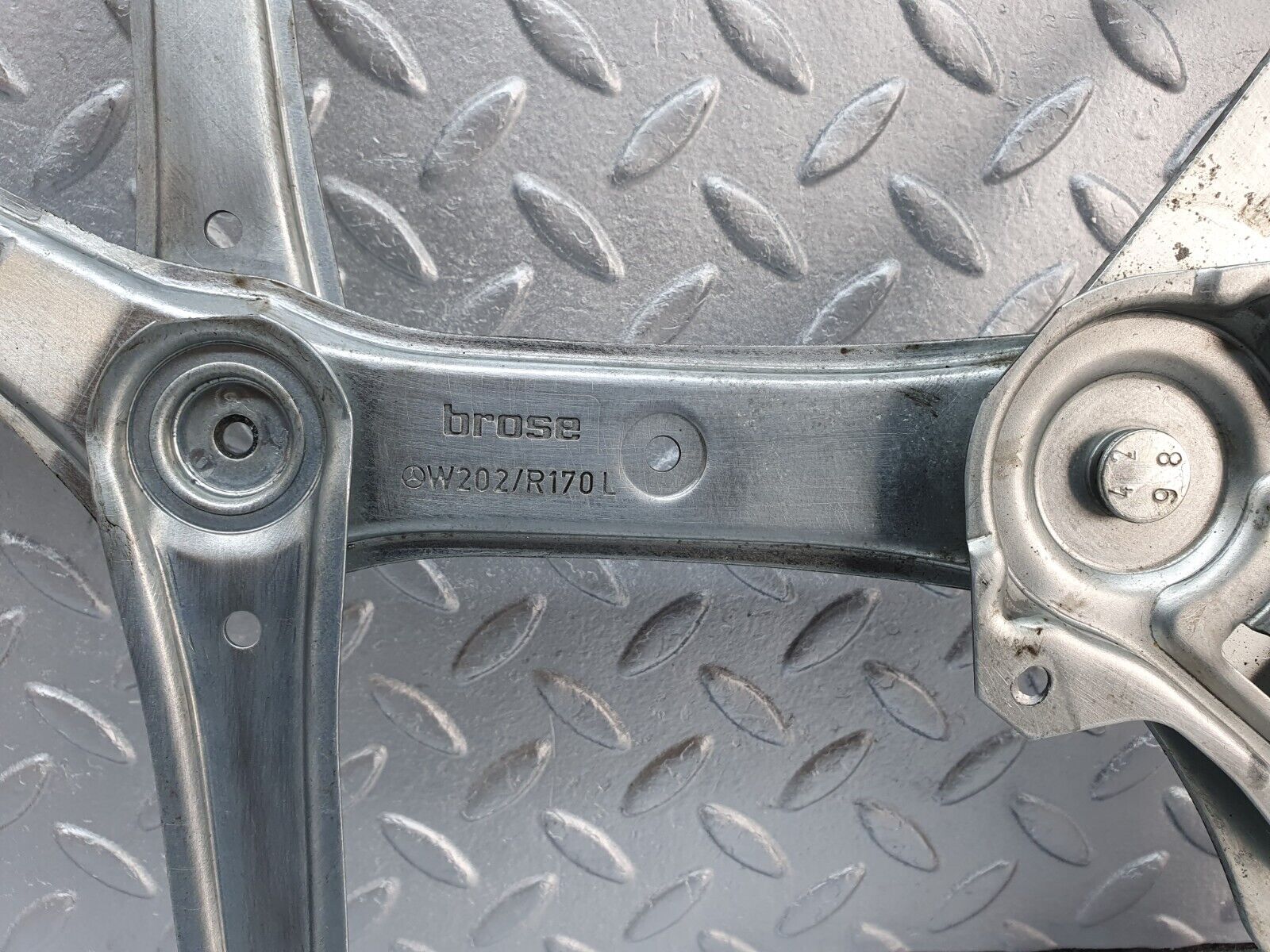 41938 Mercedes-Benz W202 C200 Front Left Power Window Regulator