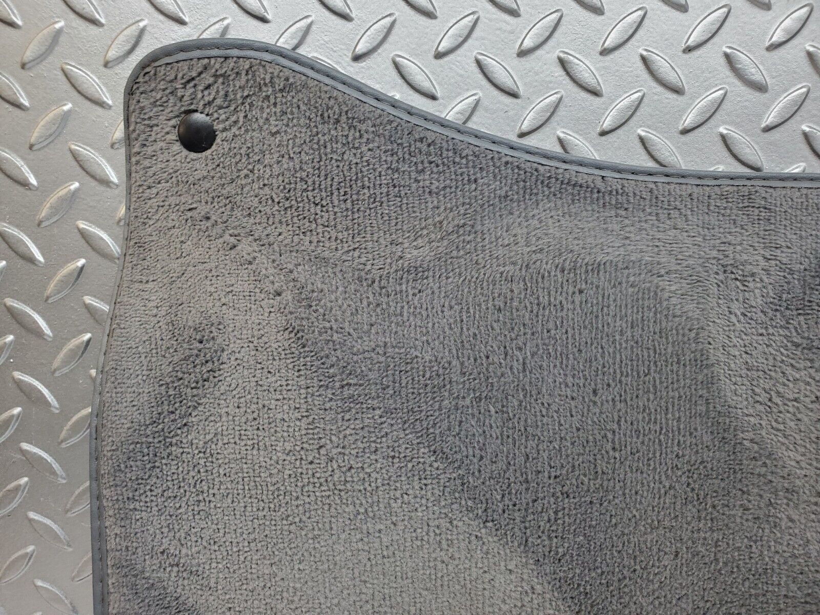 44739 Mercedes-Benz W124 220E Front Right Floor Carpet Grey 1246803840