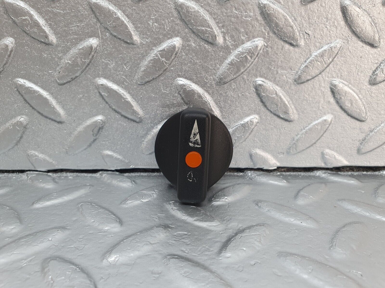 42946 Mercedes-Benz W201 190 2.0L Headlight Switch Knob