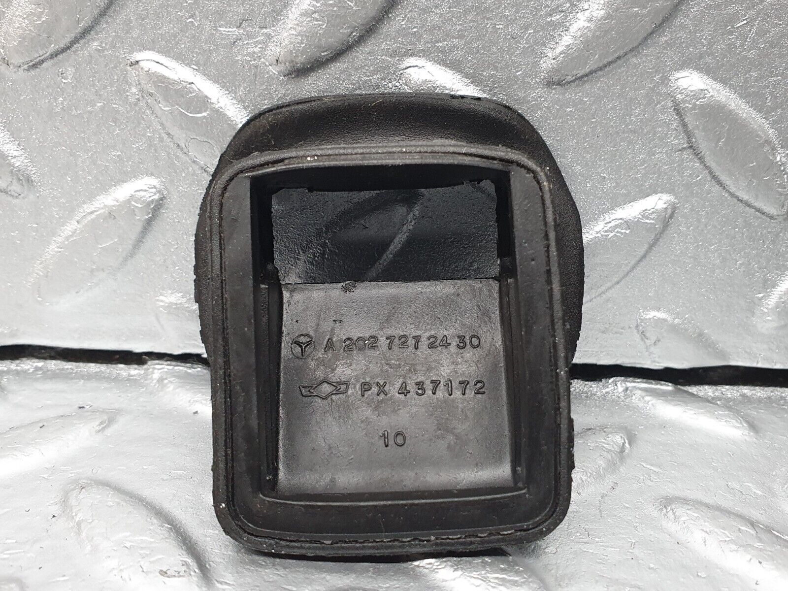 41878 Mercedes-Benz W202 C200 Front Door Check Strap Rubber Seal 2x 2027272430