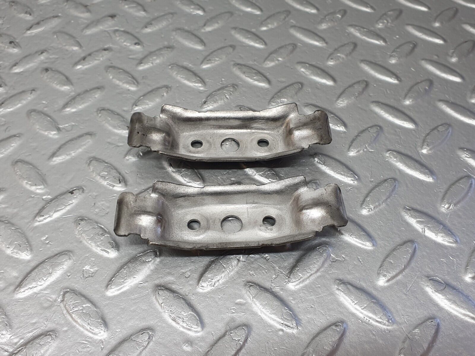 42507 Mercedes-Benz R129 320SL Coupe Fuel Pump Fuel Filter Holder Bracket