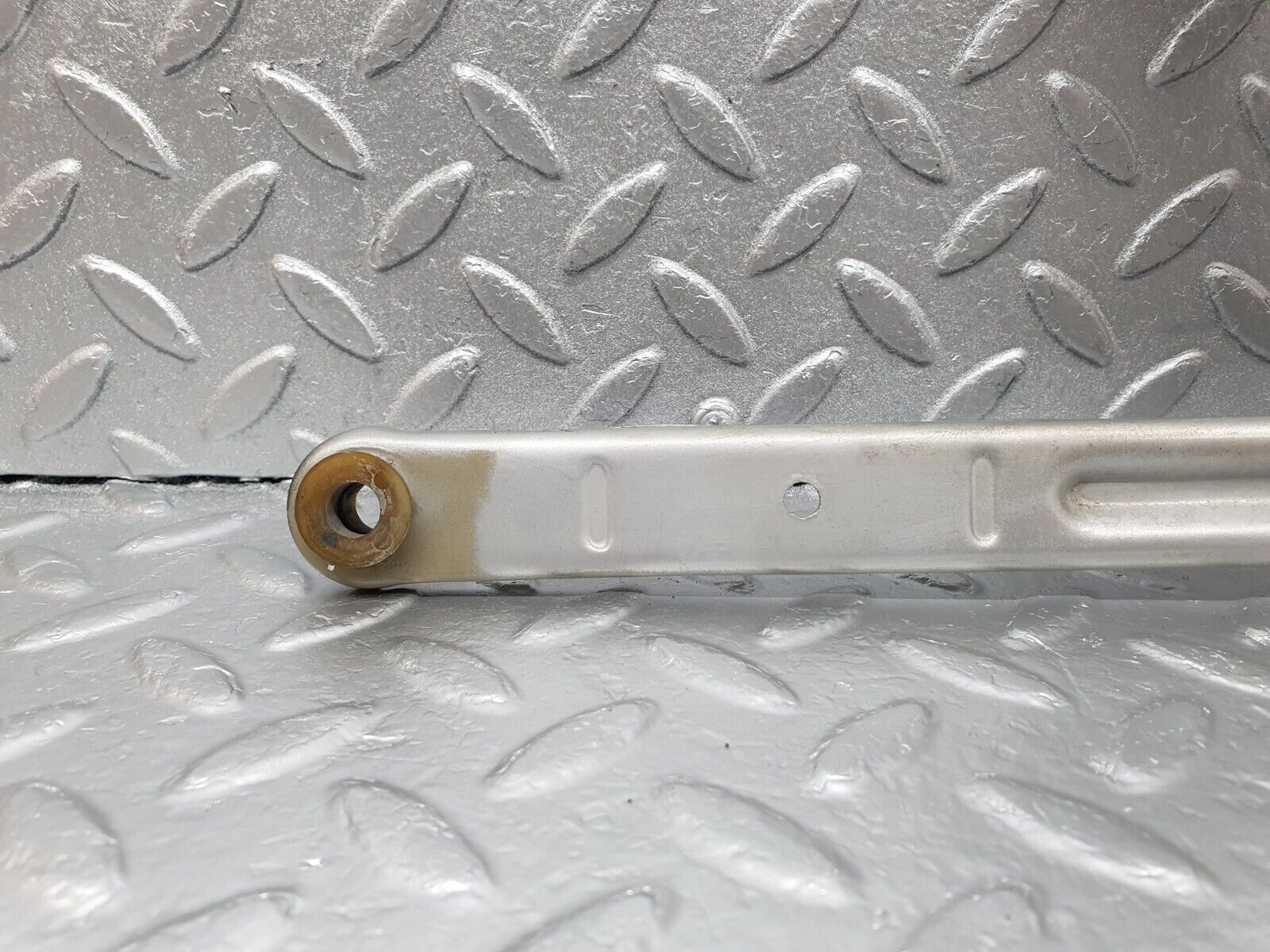 42853 Mercedes-Benz W201 190 2.0L Bonnet Hinge Right Side