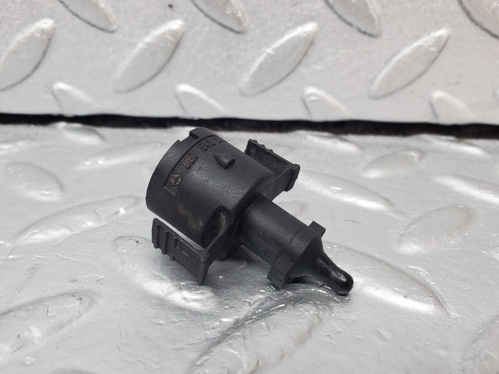 45572 Mercedes-Benz W126 420SE Air Intake Temperature Sensor Bosch 0280130047