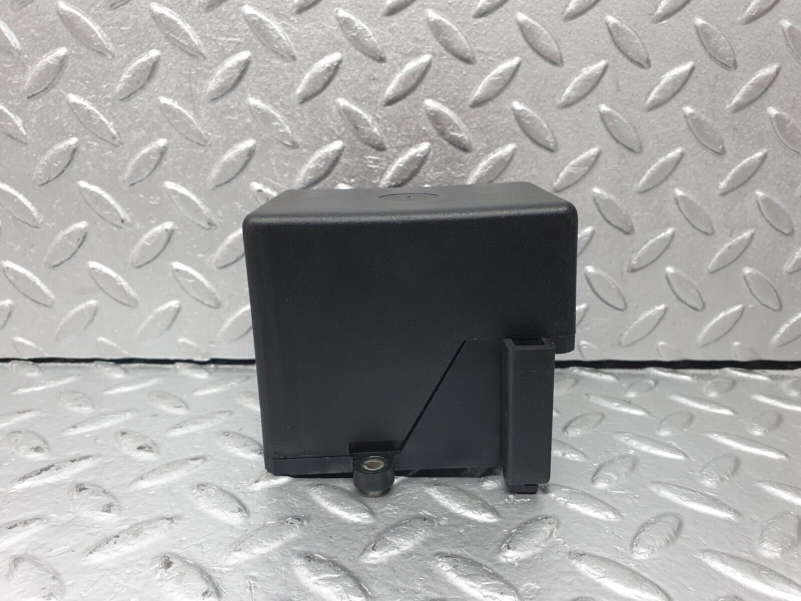 42771 Mercedes-Benz W201 190 2.0L Relay Box Cover 2015451040 2015450103