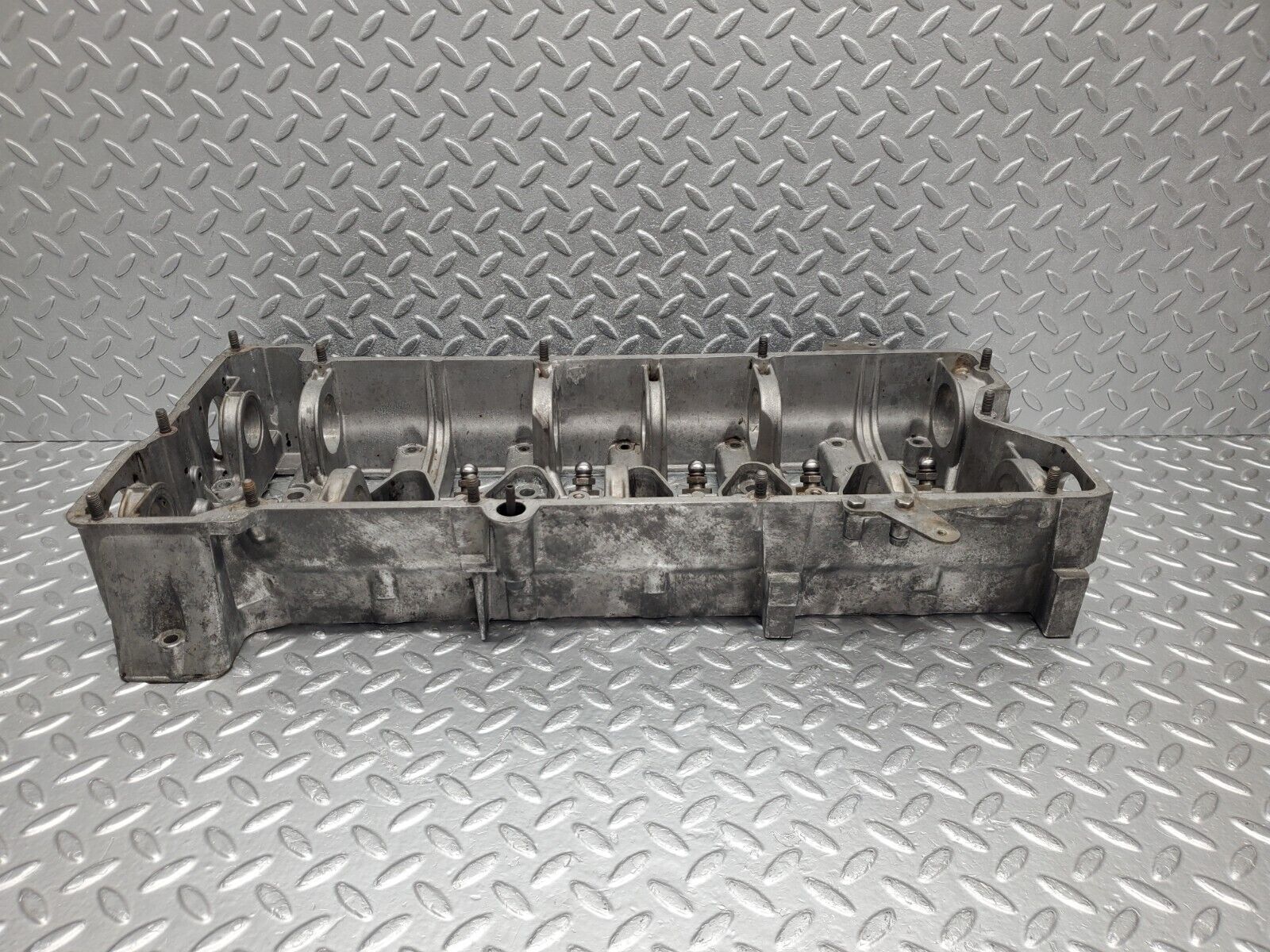 46709 Mercedes-Benz C123 280CE Coupe Camshaft Bearing Casing 1100163304