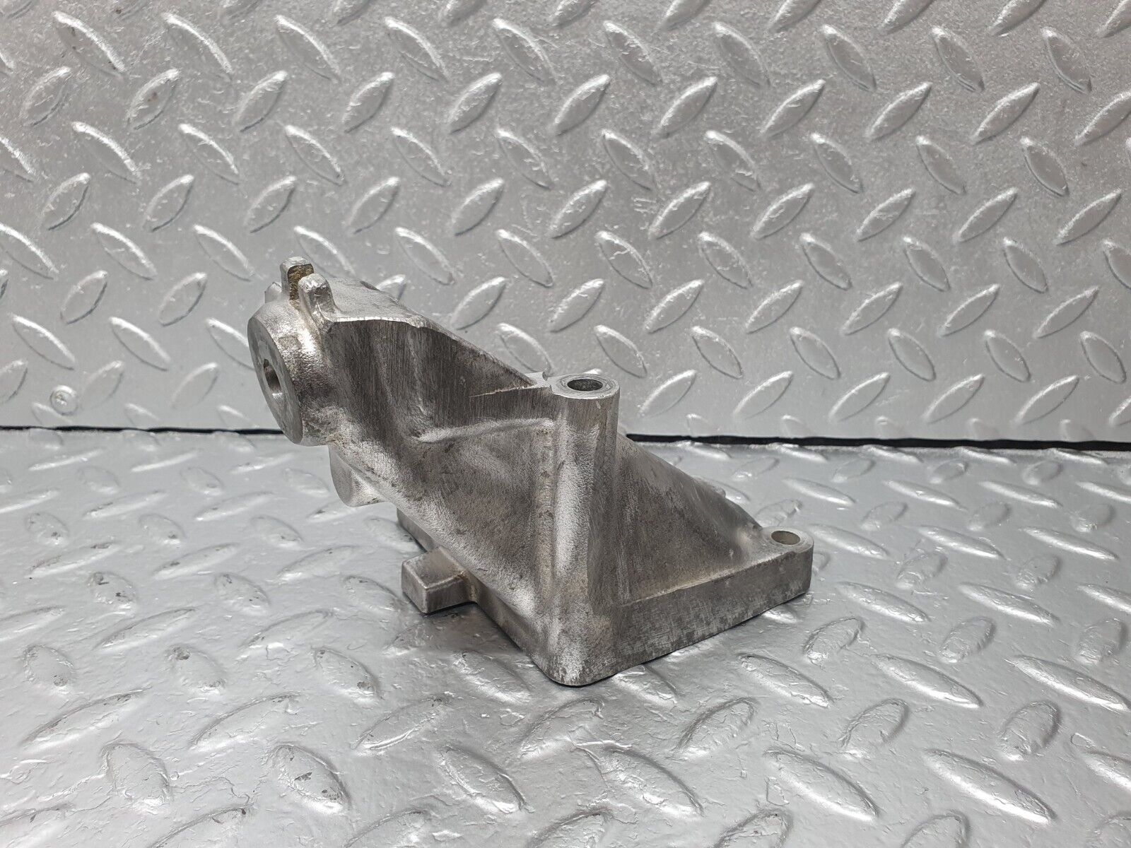 42308 Mercedes-Benz R129 320SL Coupe Engine Mount Bracket Left 1042230404