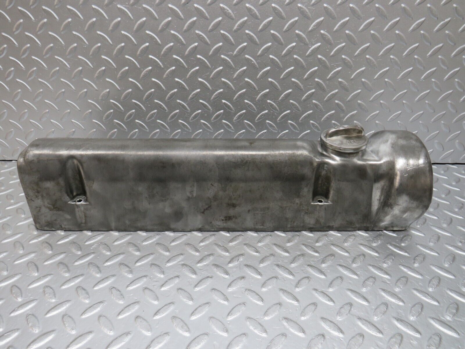 32749 Mercedes-Benz C107 R107 350 V8 Cylinder Head Valve Cover Right Side 1160161905