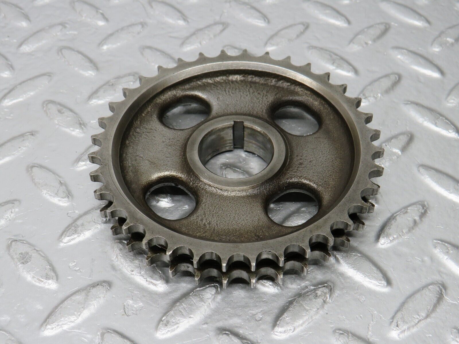 32948 Mercedes-Benz C107 R107 450 V8 Camshaft Timing Gear 1160520601