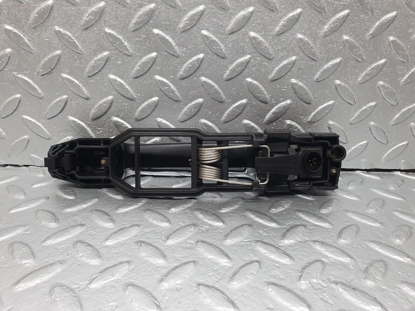 42035 Mercedes-Benz W202 C200 Front Left Exterior Door Handle No Key