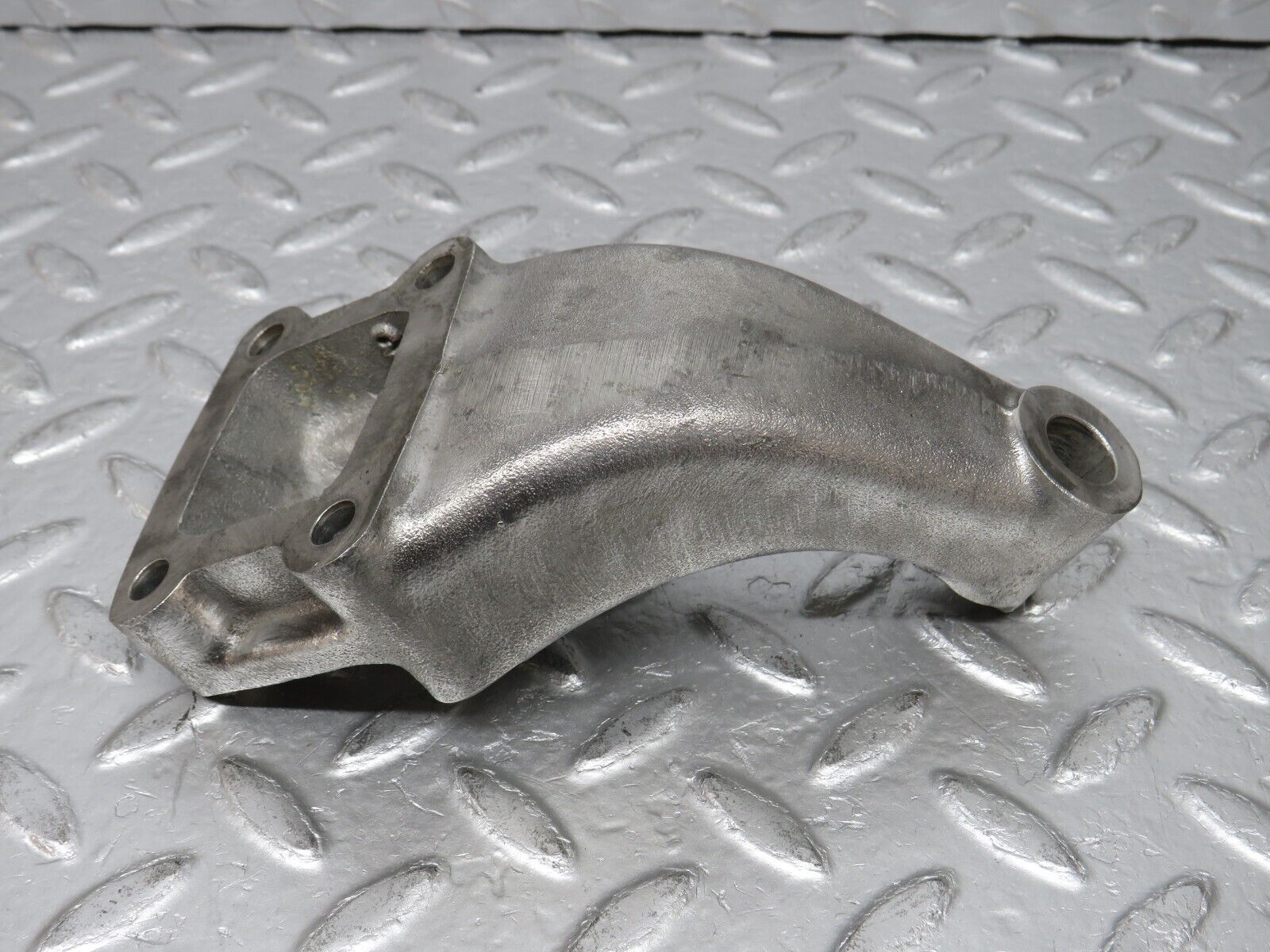 32755 Mercedes-Benz C107 R107 350 V8 Engine Mount Bracket Right Side 1162232304