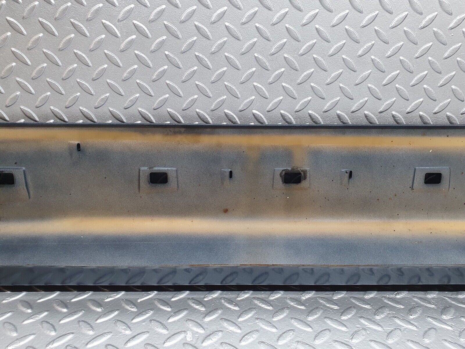 42024 Mercedes-Benz W202 C200 Side Skirt Right Side 2026982430