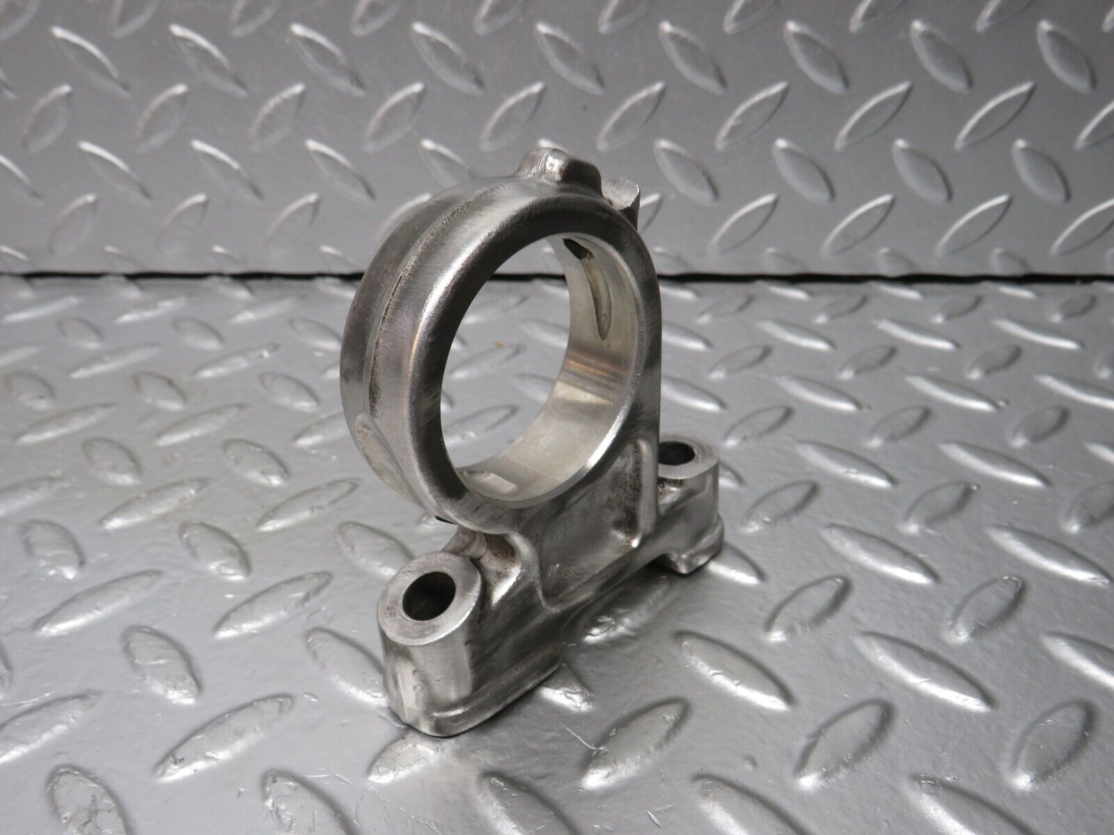 32999 Mercedes-Benz C107 R107 350 V8 Camshaft Tower Bearing 1160512112