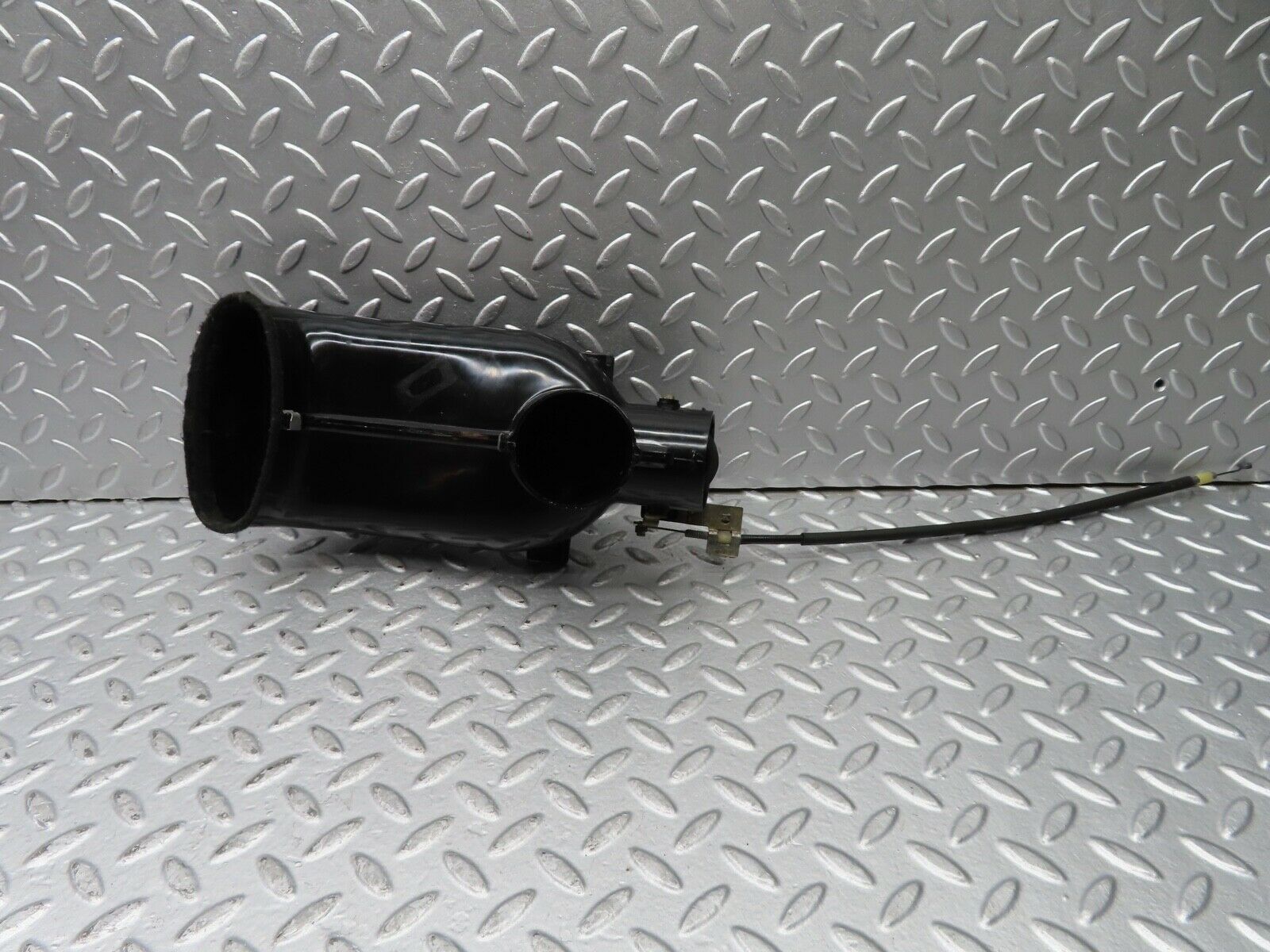 20597 Mercedes-Benz R107 450SL Air Vent Control Right Side