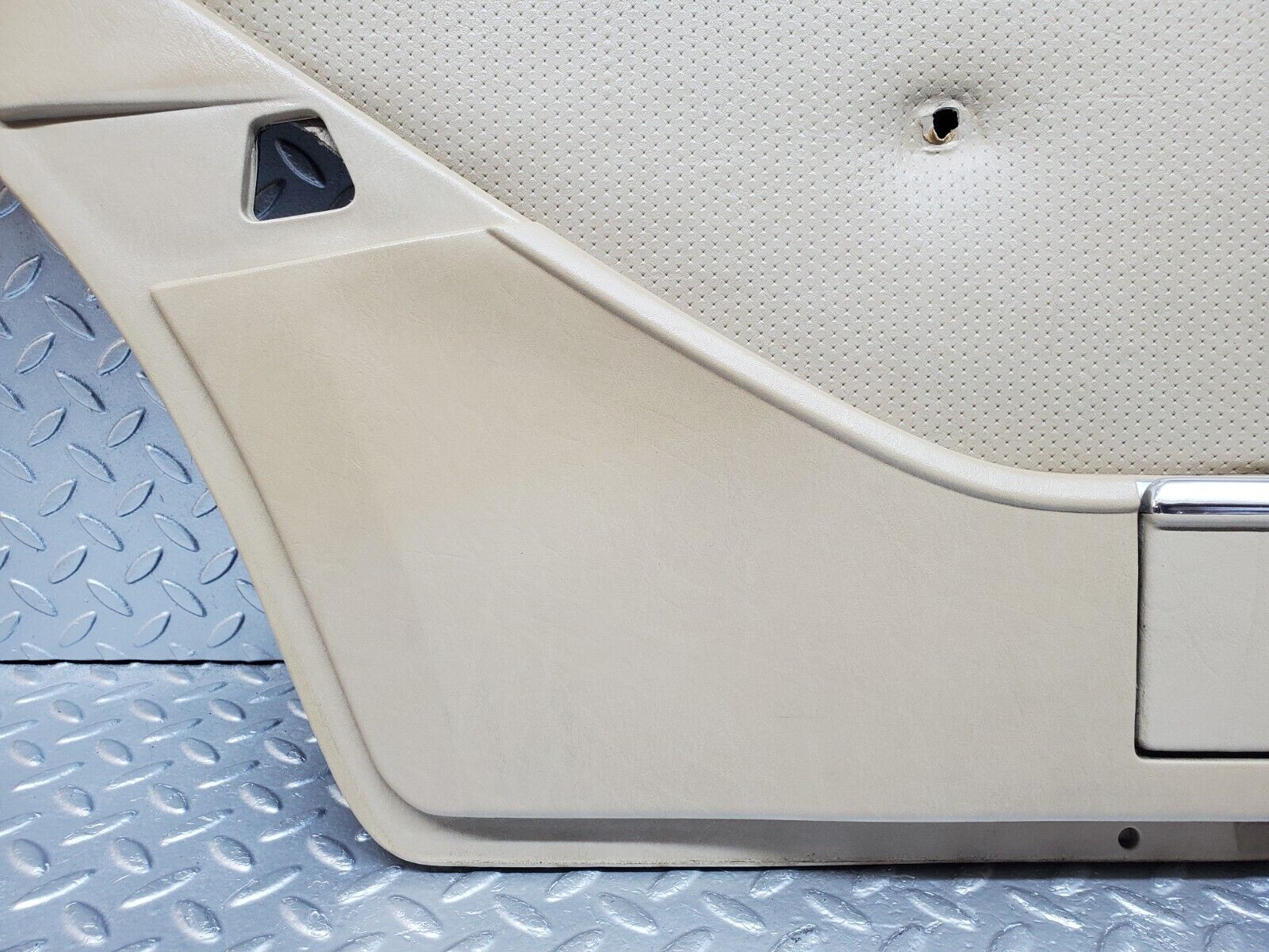 45721 Mercedes-Benz W126 420SE Rear Left Door Card Beige 1267370170