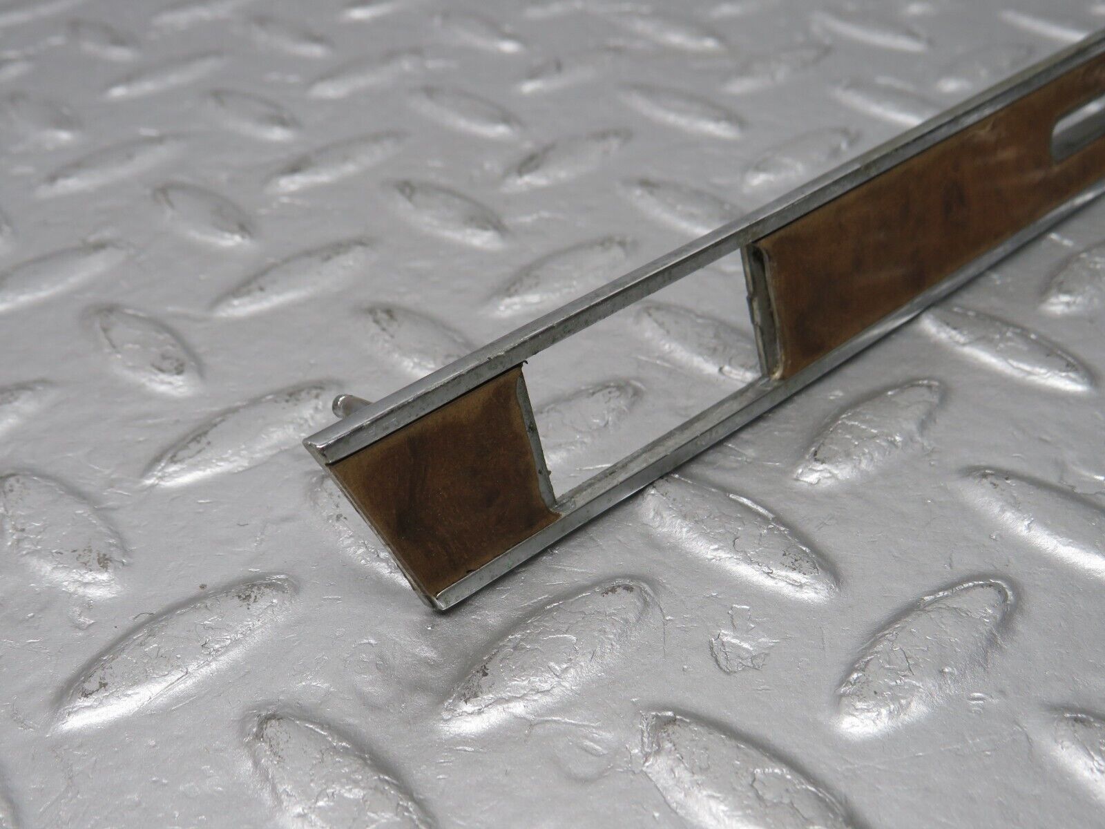 39197 Mercedes-Benz R107 500SL Dashboard Centre Trim 1076891271