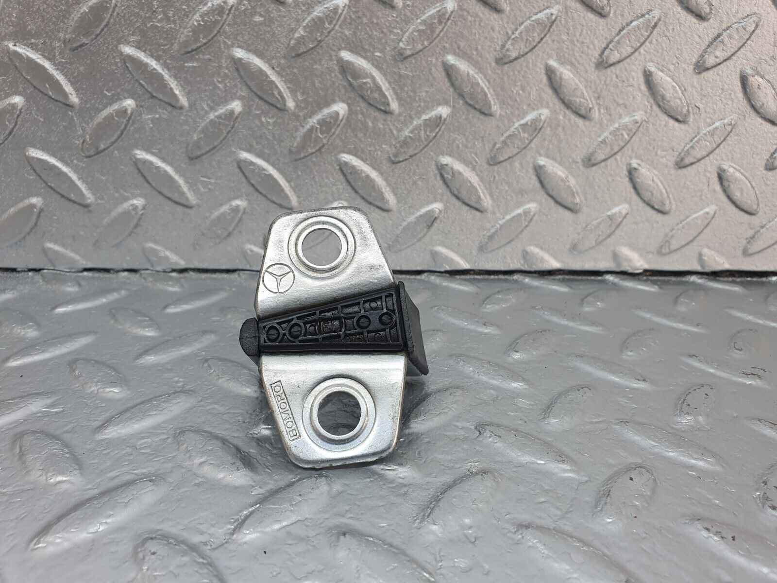 42892 Mercedes-Benz W201 190 2.0L Door Lock Latch