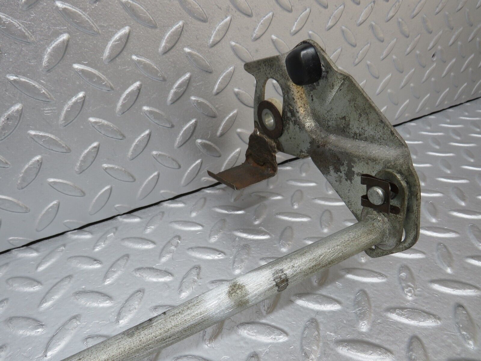 35590 Mercedes-Benz R107 280SL Front Left Seat Sliding Adjust Handle