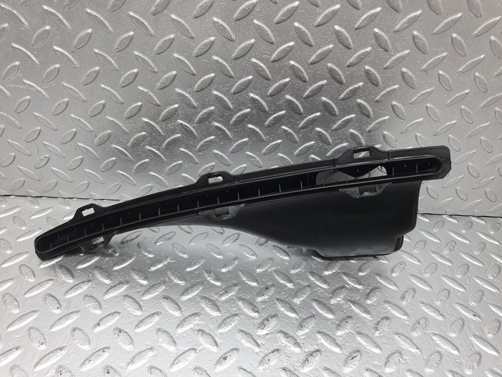 43886 Mercedes-Benz C123 230CE Coupe Air Duct Vent 2x 1238300219 1238300119