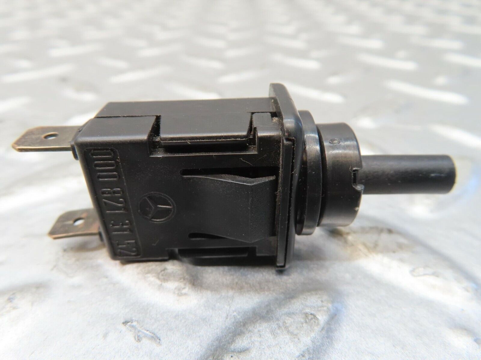 15786 Mercedes-Benz R107 450SL Glove Box Light Switch 0008213152