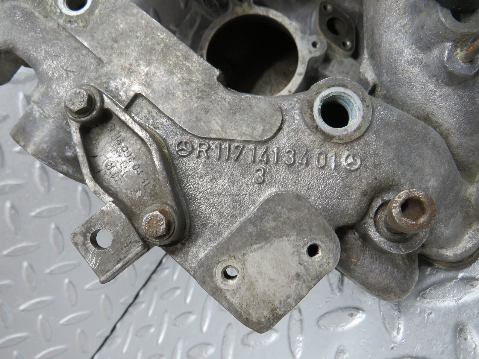 39292 Mercedes-Benz R107 500SL Air Intake Manifold 1171413401 1161415301