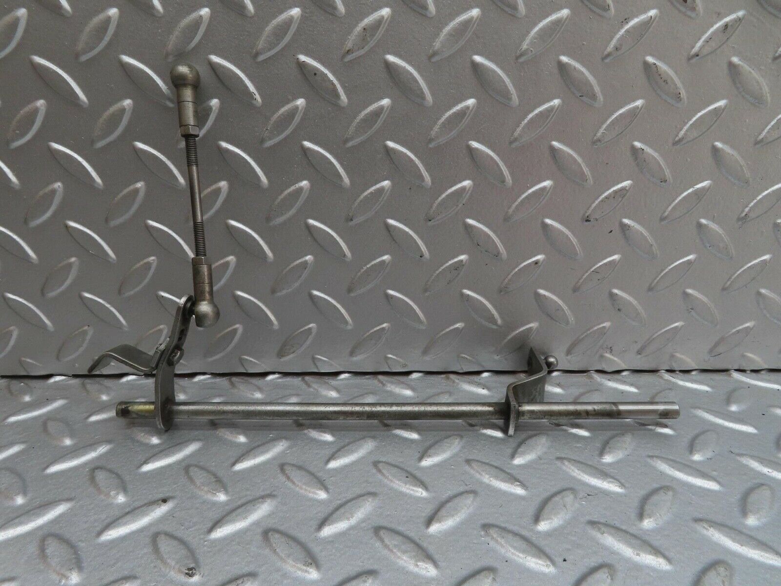 13806 Mercedes-Benz R107 450SL Accelerator Pedal Linkage