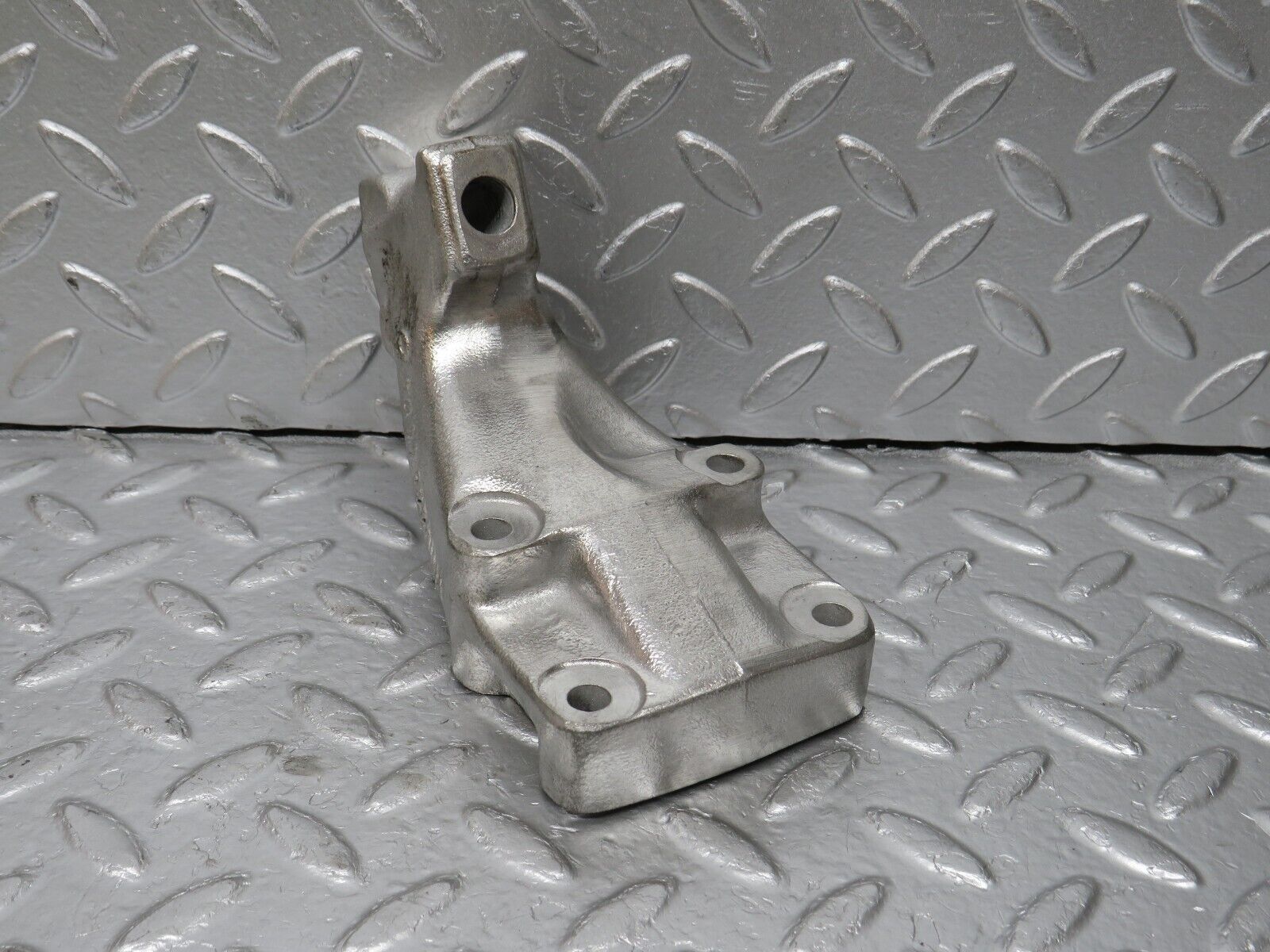 32951 Mercedes-Benz C107 R107 450 V8 Engine Mount Bracket Left 1162234404