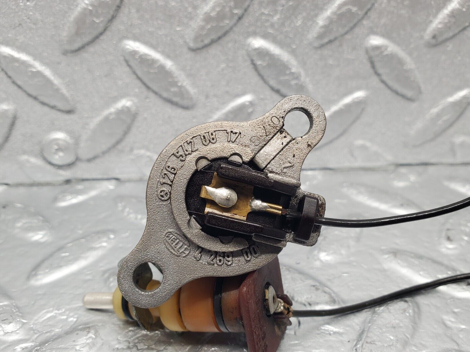 46276 Mercedes-Benz W126 420SE Oil Level Sensor Hella 1265420817