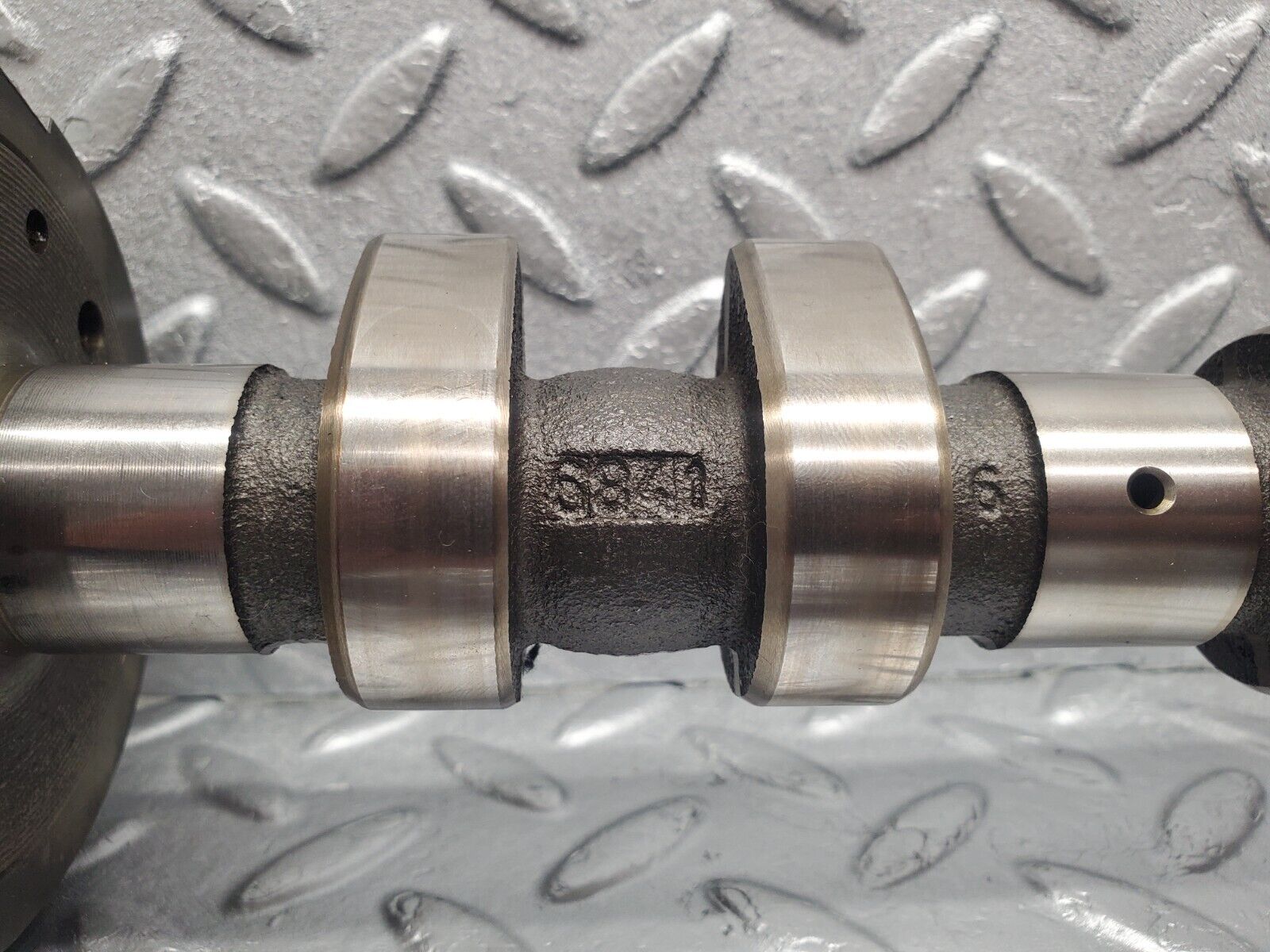 46223 Mercedes-Benz W124 280E Camshaft R1044501