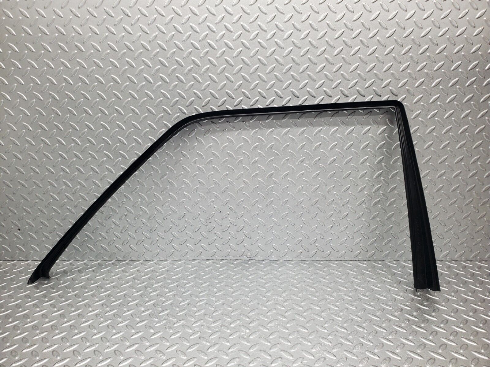 46252 Mercedes-Benz W124 280E Rear Right Door Window Frame Trim 1247350271