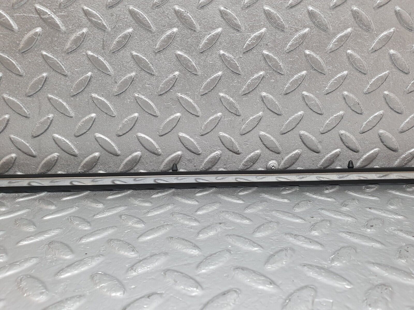 43989 Mercedes-Benz C123 230CE Coupe Right Door Centre Moulding Trim