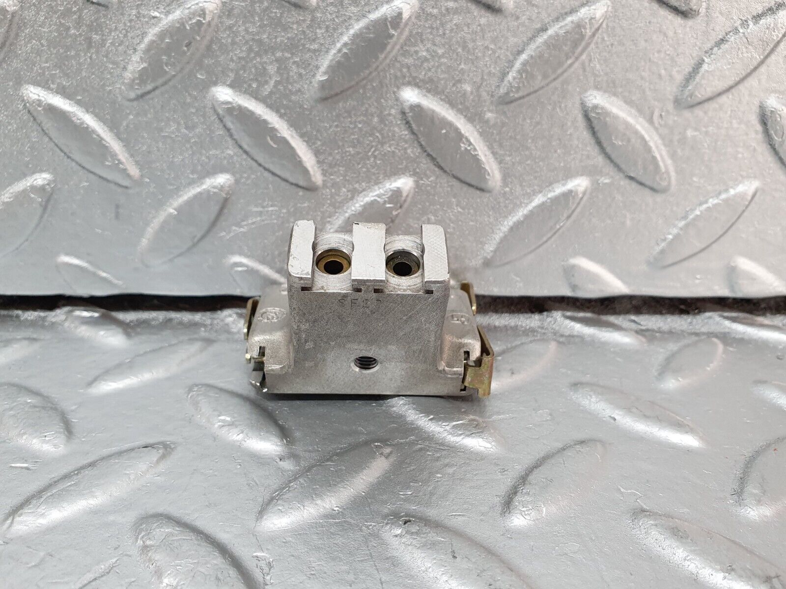 42160 Mercedes-Benz R129 320SL Coupe Soft Top Hydraulic Distributor 1298000022