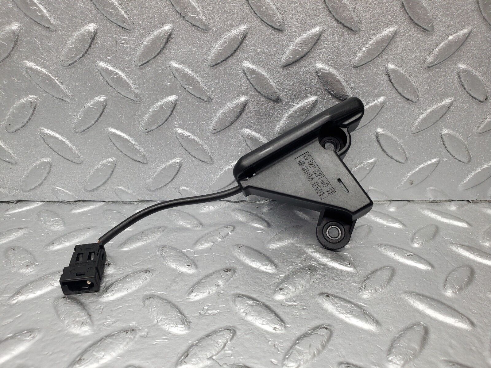 47004 Mercedes-Benz R129 320SL Coupe Roof Position Switch Left Side 1298214051