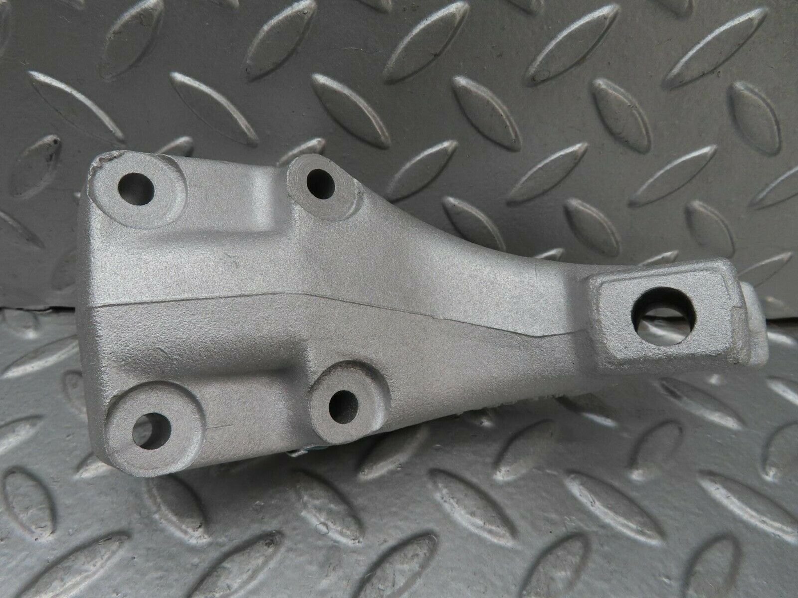 15659 Mercedes-Benz R107 450SL Engine Mount Bracket Right 1162234704