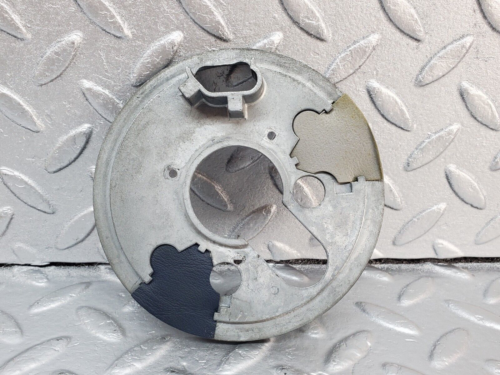 45676 Mercedes-Benz W126 420SE Steering Wheel Contact Plate 1244620097