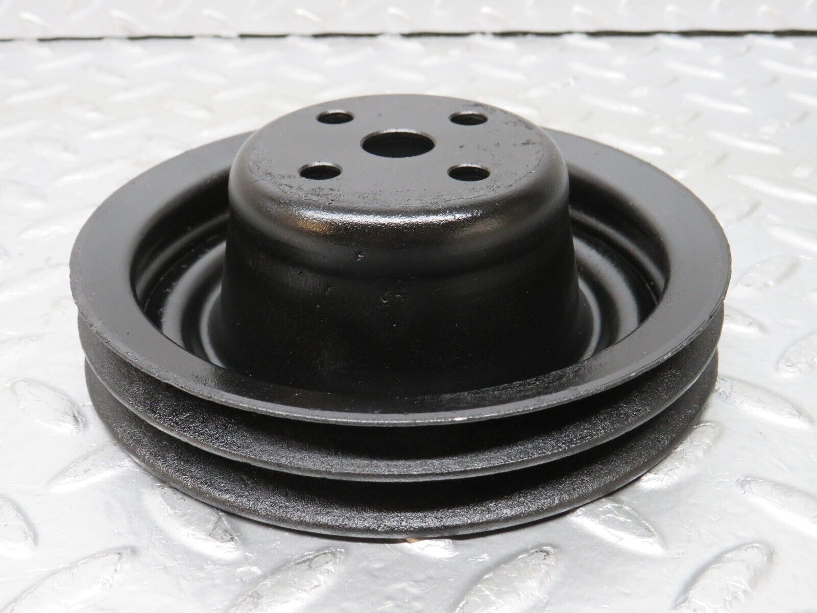 32988 Mercedes-Benz C107 R107 350 V8 Water Pump Pulley