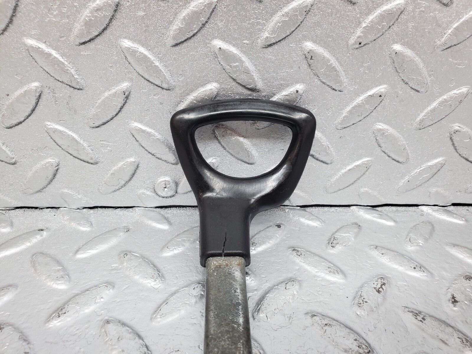 44414 Mercedes-Benz W123 280E Front Right Seat Sliding Adjust Handle