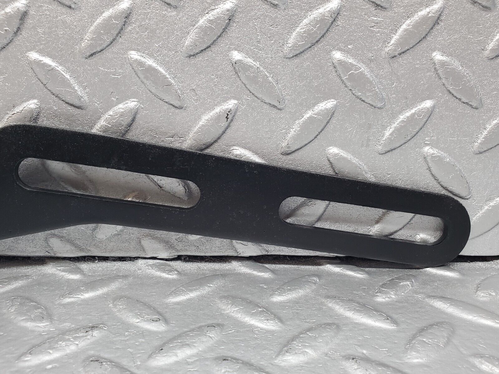 45956 Mercedes-Benz W126 420SE Exhaust Bracket