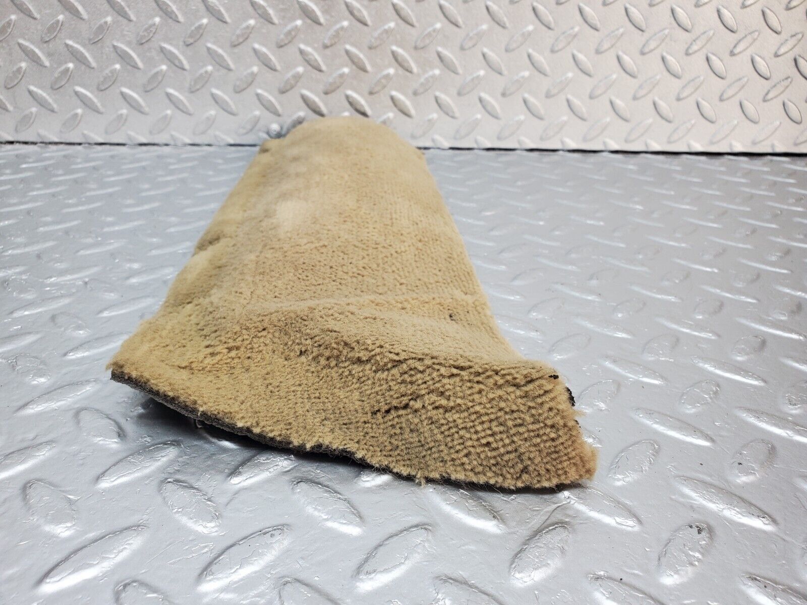 45696 Mercedes-Benz W126 420SE Front Right Door Sill Carpet Beige